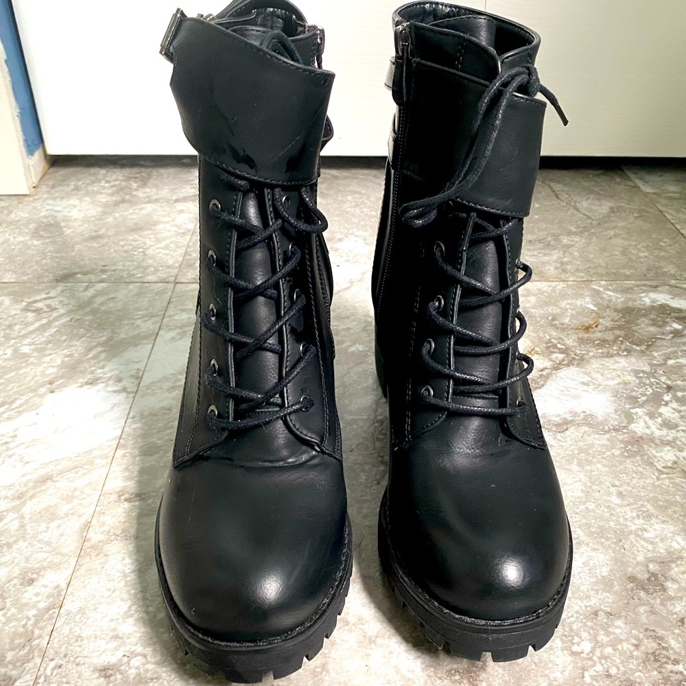 Super cute SHEIN heeled boots! Size 9! Perfect butt lift boots! ;) 2.5in heel!!